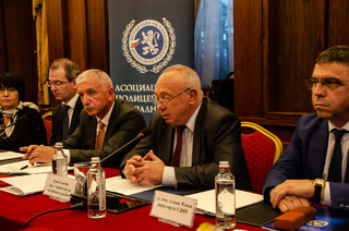 Kръгла маса на тема „Правни и организационни проблеми при превенцията и противодействието на домашното насилие“