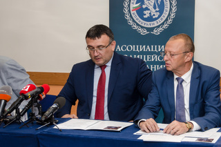 На 28.05.2019 г., в сградата на Интер Експо Център се проведе Кръгла маса на тема: „Киберсигурност. Предизвикателства пред институциите и бизнеса в България“, организирана от Асоциацията на полицейските началници в Р България