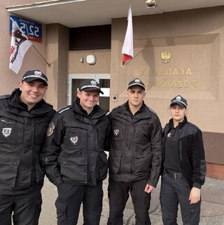 Вдъхновени и мотивирани за бъдещето си в сферата на пожарната безопасност се завърнаха от мобилност в Полша курсанти от Факултет ПБЗН