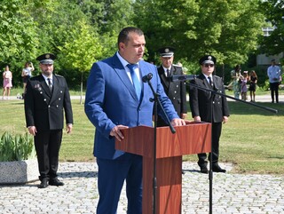 Над 200 бакалаври и магистри получиха своите дипломи на тържествена церемония