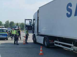 Съвместни проверки по линия на пътната безопасност от служители на сектор „Пътна полиция“ при ОДМВР-Благоевград, ТОЛ-Управление при АПИ и областен отдел „Автомобилна администрация“