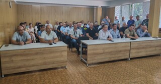 Полицаи и пожарникари с отличия по повод празника на МВР 5-ти юли