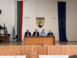 Работна среща между ръководството на ОДМВР-Благоевград, кмета на община Петрич и представители на местната власт