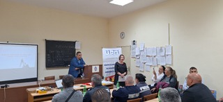 Полицейски служители от три Районни управления проведоха работни срещи по проблемите на домашното насилие