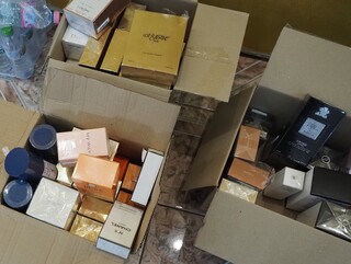 НАД 5 ТОНА ФАЛШИВИ ПЕРИЛНИ ПРЕПАРАТИ, КАКТО И ПАРФЮМИ МЕНТЕ ИЗЗЕХА ПРИ СПЕЦОПЕРАЦИЯ ВЧЕРА СЛУЖИТЕЛИ НА ОДМВР – РУСЕ