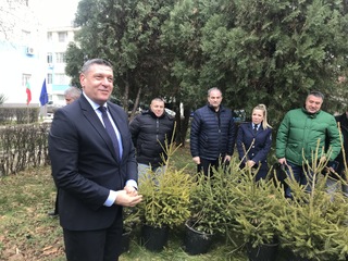 ОДМВР-Благоевград с участие в кампанията “Купи елхичка, помогни”