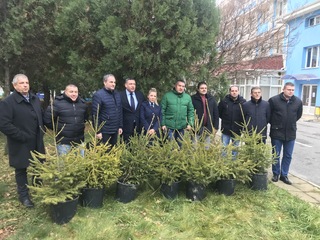 ОДМВР-Благоевград с участие в кампанията “Купи елхичка, помогни”