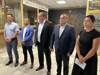 ГДБОП задържа 12 души за насилствени действия, сред тях е и издирван от Интерпол