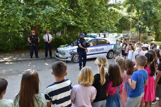 Ученици от СУ „Вела Благоева“ във В. Търново се запознаха с работата на лицейските служители