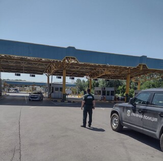 Гранични полицаи задържаха на граничния преход Русе - Гюргево мъж, извършил телефонна измама