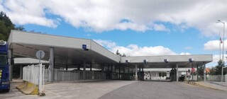Гранични полицаи задържаха гражданка на РС Македония с укрити 89 000 евро