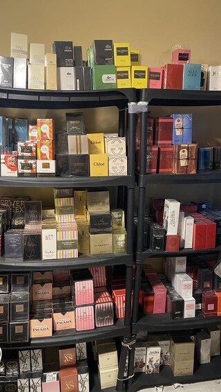 Голямо количество контрабандни парфюми са иззети при специализирана операция на Икономическа полиция в Пловдив