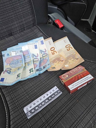 Двама служители на ИААА са задържани, поискали и получили подкуп от чуждестранни водачи
