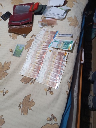 Двама служители на ИААА са задържани, поискали и получили подкуп от чуждестранни водачи