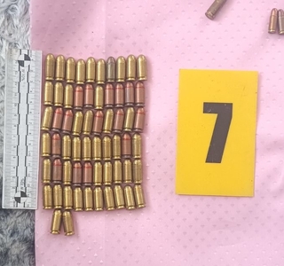 Столични полицаи иззеха голямо количество наркотици и бойни пистолети със заличени номера и заглушител