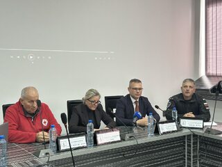 ОДМВР- Шумен с учебен филм за евакуация от сграда при криза със стрелец