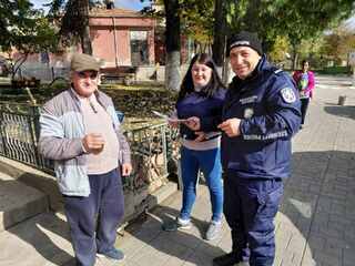 Полицията близо до хората