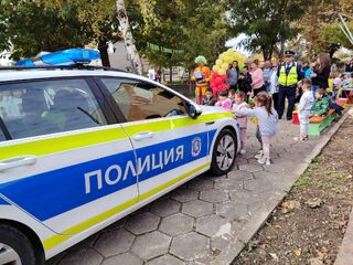 Нова площадка по пътна безопасност в ДГ „Зорница“ в Нови пазар
