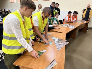 Полицейски служители журираха състезание по пътна безопасност във великотърновско училище