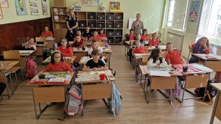 Служители на РУ-Етрополе обучиха деца на безопасно движение