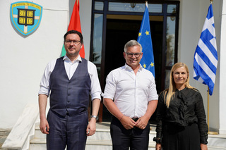 The lifting of border checks at the Border Crossing Points with Romania is another step towards achieving the free movement of people and goods