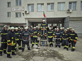 Практическо занятие за водоснабдяване на пожарен автомобил се проведе в ЦСПП по ПБЗН – Варна