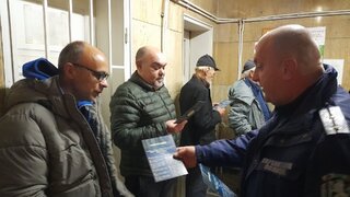 Полицейски служители от РУ – Нови пазар с превантивна кампания сред пенсионери