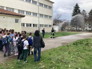 Занятие по Детско полицейско управление в ОУ „Св. Св. Кирил и Методий“ - Велики Преслав