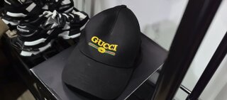 Близо 1000 стоки с лога на защитени марки са иззети от служители на сектор "Противодействие на криминалната престъпност" към областната дирекция
