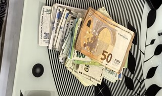 Близо 1000 стоки с лога на защитени марки са иззети от служители на сектор "Противодействие на криминалната престъпност" към областната дирекция