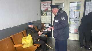 Мобилни екипи от областната дирекция в Шумен  се срещнаха с жителите на селата Жилино и Войвода