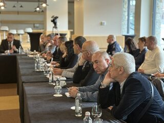 Работна среща относно създадената организация за нормално протичане на зимния сезон в курорта Боровец