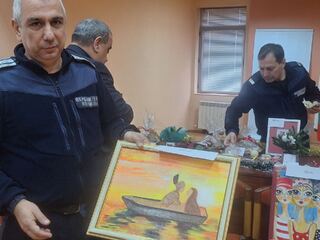 Коледен благотворителен базар в ОДМВР – Плевен – жест на съпричастност и подкрепа на дете на загинал полицай