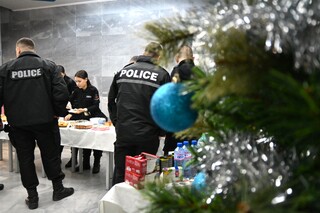 Коледни благотворителни базари се проведоха в Академията на МВР