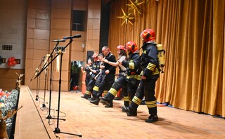 Коледният концерт на курсантите от АМВР разкри скрити таланти
