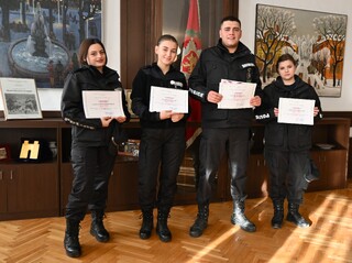 Отличиха победителите в литературния конкурс на АМВР