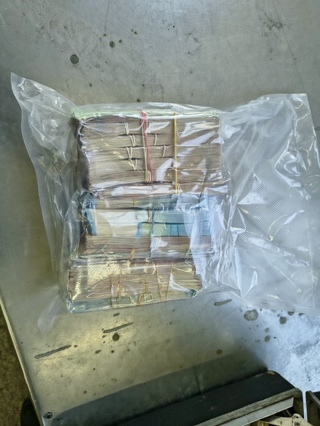 Близо килограм метамфетамин и 85 000 евро са иззети при акция в района на Видин