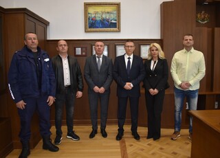 Високо признание за действията на полицейските служители, разкрили крупен въоръжен грабеж