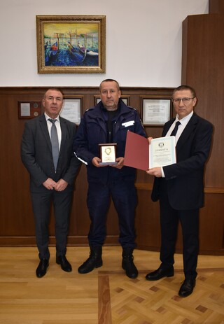 Високо признание за действията на полицейските служители, разкрили крупен въоръжен грабеж