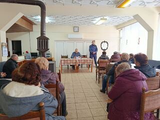 Служители на полицейския участък в Каспичан с превантивни мерки срещу телефонните измами и домовите кражби