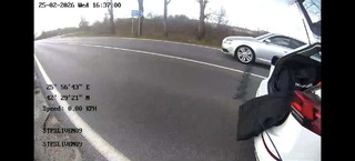 Системен нарушител на пътя е задържан с използване на лента с шипове за принудително спиране 