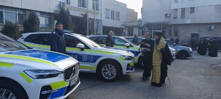 Областна дирекция на МВР-Ямбол въведе в експлоатация девет нови специализирани автомобили