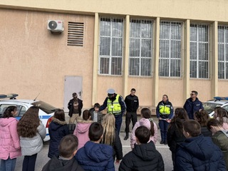 Служители на реда участваха в учебни занятия на няколко начални класове в Пловдив