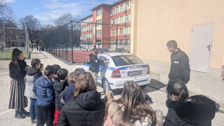 Служители на реда участваха в учебни занятия на няколко начални класове в Пловдив