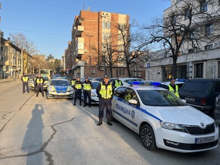 ОДМВР и РДПБЗН – В. Търново почетоха паметта на загинали при изпълнение на служебния си дълг служители на МВР