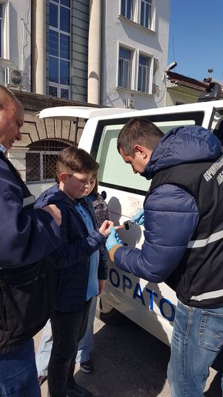 ЧЕТВЪРТОКЛАСНИЦИТЕ ОТ ДЕТСКОТО ПОЛИЦЕЙСКО УПРАВЛЕНИЕ ПРИ СУ „ЙОРДАН ЙОВКОВ“ СЕ ПРЕВЪРНАХА В КРИМИНАЛИСТИ ЗА ЕДИН ДЕН