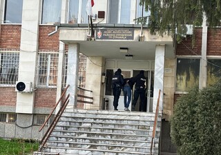 Списък с имена и пари открити в Сухиндол, трима са задържани при спецакция на територията на РУ – Стражица, област Велико Търново