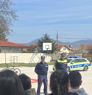 Открит урок по безопасност на движението в ОУ„Д-р Петър Берон“ в с. Овощник
