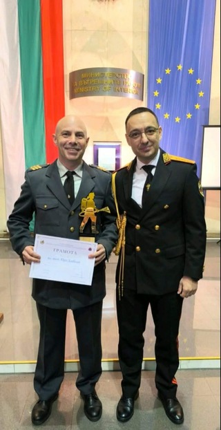 Младши инспектор Юри Дзобелов от Районна служба ПБЗН в Нова Загора с голямо признание в Националния конкурс „Пожарникар на 2025 година” 