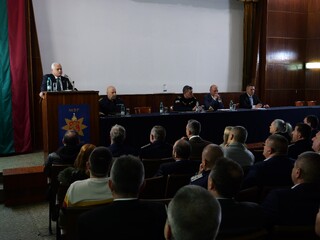Министър Емил Дечев: Постъпилите десетки повече сигнали за изборни нарушения показват повишено доверие към работата на МВР  